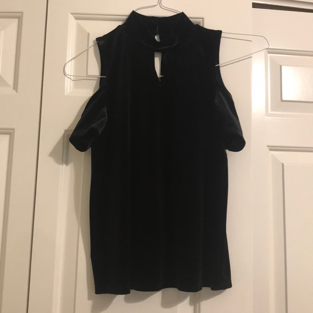 Velvet Cold-Shoulder Top! Size Small!
